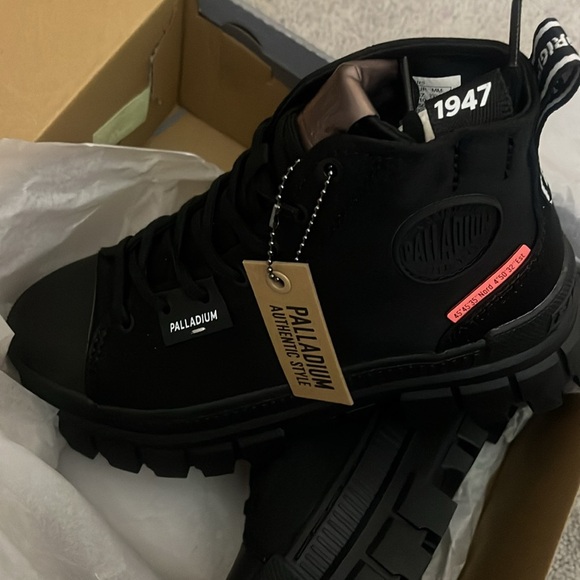 Palladium REVOLT HI TX Size 6 - Picture 4 of 7